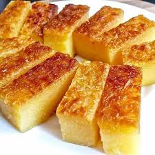 Masukkan tepung ke dalam mangkuk berisi ubi halus tambahkan gula halus kemudian aduk menggunakan spatula kayu. Resepi Bingka Ubi Kayu Sedap