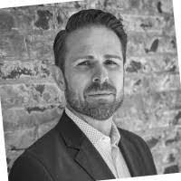 Daniel Benfield's Instagram, Twitter & Facebook