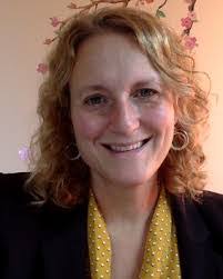 Shelly Warren's Instagram, Twitter & Facebook