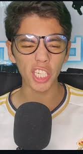 Oigan, que le habrá pasado?? Neta que antes no se veía tan mal, se veía  bastante promedio incluso