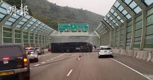 19,879 個讚好 · 47 人正在談論這個. å±¯é–€å…¬è·¯ä¸‰è»Šç›¸æ'žä¸­è²¨ç¿»å´å…©æ—…å·´ä¹˜å®¢è¼•å‚·éƒ¨åˆ†è¡Œè»Šç·šå°é–‰ 17 48 20190225 æ¸¯èž å³æ™‚æ–°èž æ˜Žå ±æ–°èžç¶²