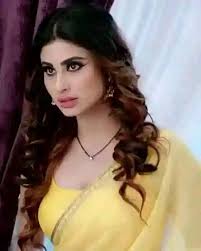 Choice your favourite nagin 💙🤍