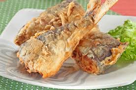 Cuci ikan dan bersihkan dari sisik serta kotorannya. Krispi Dan Gurih Pasti Nyesel Kalau Tidak Membuat Bandeng Goreng Daun Jeruk Ini Semua Halaman Sajian Sedap