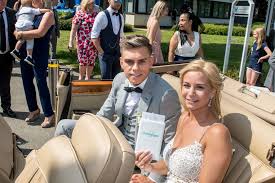 Latest on brighton & hove albion forward leandro trossard including news, stats, videos, highlights and more on espn. Leandro Trossard Wiki 2021 Girlfriend Salary Tattoo Cars Houses And Net Worth