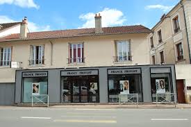 Franck Provost A Saint Remy Les Chevreuse En 2020 Franck Provost Meilleur Coiffeur Salon De Coiffure