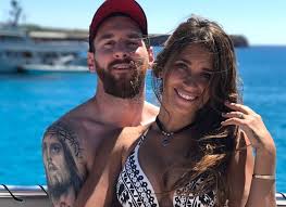 История любви лионеля месси и антонеллы рокуццо. Lionel Messi Wife Antonella Roccuzzo Is An Argentine Beauty Who Has Been Married To Her Fellow National And Lionel Messi Wife Antonella Roccuzzo Messi And Wife