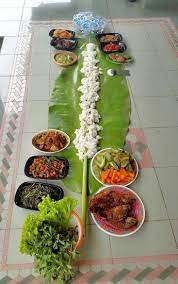 Nasi Liwet Komplit Di Atas Daun Pisang Ide Makanan Makanan Estetika Makanan Dan Minuman