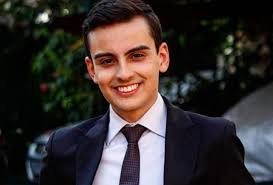 Who is dudu camargo 's girlfriend? Dudu Camargo Comemora Lideranca De Telejornal E Alfineta A Globo