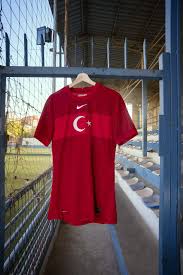 Thailande maillot foot turquie domicile 2020 rouge. Les Maillots De La Turquie De L Euro 2020 Devoiles Par Nike