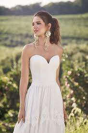 Das brautkleid oder hochzeitskleid wird von der braut zur hochzeitszeremonie getragen. Brautmode Koln Wuppertal Die Grosste Auswahl In Nrw Bei Cinderella