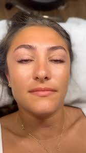 Waxed, laminated, and living her best brow life 🫶🏻 #browlamination  #waxedbrows #bookwithme