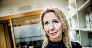 They are lodged in between the two big. Anne Brith Davidsen Det Er Ingen Deler Av Kroppen Min Som Ikke Er Diskutert
