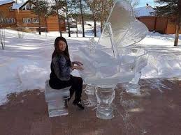 اجمل صور النحت على الثلج Amazing Ice Arts Amazing Ice Arts طيور من الثلج طائر الاوز عربة من الثلج بيانو من الثلجطي Ice Sculptures Ice Art Sculptures