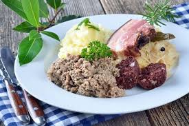 Blunzengrostel Rezept Hauptspeise Blutwurst Wurstchen