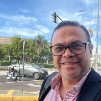 70+ perfiles de «Howard»