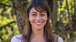 Foto: Letícia (Paula Burlamaqui) é humilhada por Aline (Simone Gutierrez)  na novela 'Órfãos da Terra'