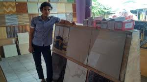 Berapa isi 1 dus keramik ukuran dan satuan 1 dus keramik ukuran 30 cm x 60 cm terdiri dari 6 lembar 1 dus keramik ukuran 32 5 cm. Promo Awal Tahun Keramik Mulai Rp 43 Ribu Per Dus Di Toko Keramik Damai Tribun Lampung