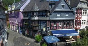 Very good position being at 2 mins drive from the entrance of the ring and. Top 12 Adenau Vacation Rentals Apartments Hotels 9flats