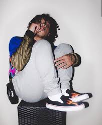 How do rappers smoke so much weed and still want to kill or fight someone? Rappers Smoking Aesthetic Wallpapers Wallpaper Cave