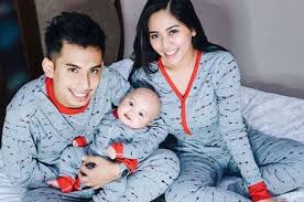 Selebgram, rachel vennya sedang hamil anak kedua. Niko Suami Rachel Vennya Berulang Tahun Netizen Tak Percaya Dengan Umurnya Semua Halaman Grid