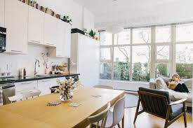 40 m2 daire nasıl döşenir? 55 Metrekarelik Evi Oldugundan Genis Gosteren Kanadali Cift