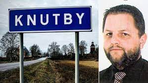 Knutby är en tätort och kyrkby cirka fyra mil öster om uppsala. Helge Fossmo Alchetron The Free Social Encyclopedia