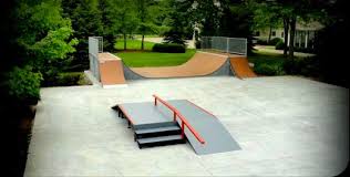 A properly built deck requires some knowledge of woodworking, concrete, landscaping, and engineering. Backyard Skatepark Google Search Casas Skate