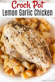 Pour liquid from slow cooker, juice mixture and cheese into a saucepan. Slow Cooker Lemon Garlic Chicken Recipe Crockpot Lemon Garlic Chicken