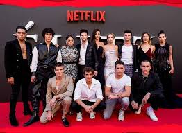 La saison 4 de la série netflix elite revient bientôt. Elite Saison 3 L Assassin De Polo Figure Sur L Affiche Nextplz