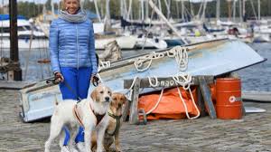 Dass kiewel den hamburger wirklich toll findet, war nicht zu übersehen. Zdf Fernsehgarten Mit Andrea Kiewel Linkshander Diss Moderatorin Kiwi Wird Zum Laster Opfer News De