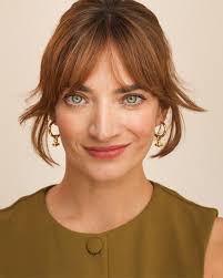 AI photos are fun and all but even better are ICONIC real photos done right  in the studio! These are of the amazing Laura Bechtel of Sheridan Solomon.