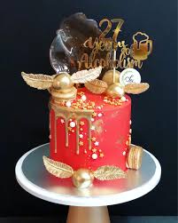 An adorable harry potter themed golden snitch cake, with a ferrero rocher golden snitch, and chocolate chip marauder's map footprints. Harry Potter Golden Snitch Cake Food Drinks Chilled Frozen Food On Carousell