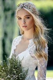 Mariana Hardwick Wedding Dresses Hardwick Bride Collection Wedding Inspirasi Bride Headpiece Bridal Headpieces Headpiece Wedding