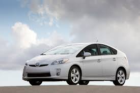 Looking like a cross between an. Compared 2010 Toyota Prius Vs 2010 Honda Insight