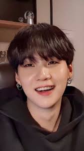 We are going to remove people that are not active in this followings me So  only state your state to keep you Active Signed by ..... BTS Suga min  yoongi management!!!