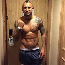 Vidal group provides multilingual reference information, clinical decision support systems, news and education to communities of general practitioners, specialist doctors, pharmacists. Fc Bayern Munchen Arturo Vidal Postet Sparlich Bekleidet Ich Bin Bereit Fc Bayern