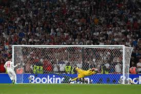 All other players must wait outside the box until the pk is taken. Euro 2021 Winner Italy Outlasts England In Penalty Kicks To Win Euro Title Draftkings Nation