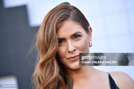 229 Claire Robbins Photos & High Res Pictures