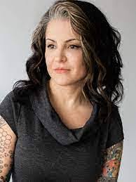 Sheena Burr's Instagram, Twitter & Facebook