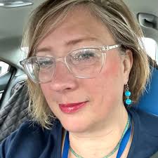 Who gets paid more, Clerks or carriers?