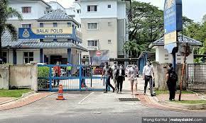 Ibu pejabat polis daerah kajang polis diraja malaysia 43000 kajang, selangor, malaysia. Malaysiakini Bekas Pemimpin Umany Dibebaskan Dengan Jaminan Polis