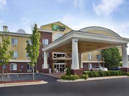 For business or leisure stay with us today. Woodhaven Hotels Near Ford Field Detroit Holiday Inn Express Suites Woodhaven