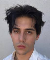 𝐋𝐞𝐨𝐧 𝐋𝐲𝐧𝐜𝐡