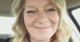 Laura Clemons's Instagram, Twitter & Facebook