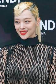 The investigation is ongoing and we won't make presumptions about the cause of death, said kim, adding that security camera footage at sulli's home showed no signs of an intrusion. Sulli Wikipedia