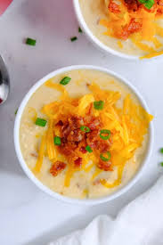 It's filled with cheese, garlic, sour cream, bacon and potatoes all in one big pot simmered together in a rich broth to create the best . Easy Loaded Baked Potato Soup To Simply Inspire