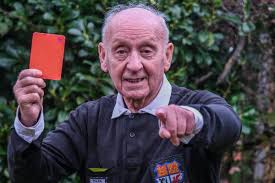 Frank Foster: Sheffield great-granddad, 89, believed to be the oldest  referee in the world