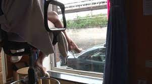 Jun 03, 2021 · mohamed lui aurait proposé de se prostituer, et rapidement, elle s'était retrouvée dans un salon de la rue marnix à seraing. Seraing Un Eros Center Pour Contrer La Rue Marnix