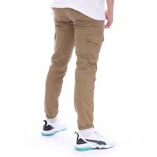 Fermeture avant par zip et bouton ceinture. Pantalon Cargo Brun Homme Teddy Smith Battle Espace Des Marques