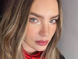 Isabela Chávez, la modelo trans que es sensación por su parecido con Belinda